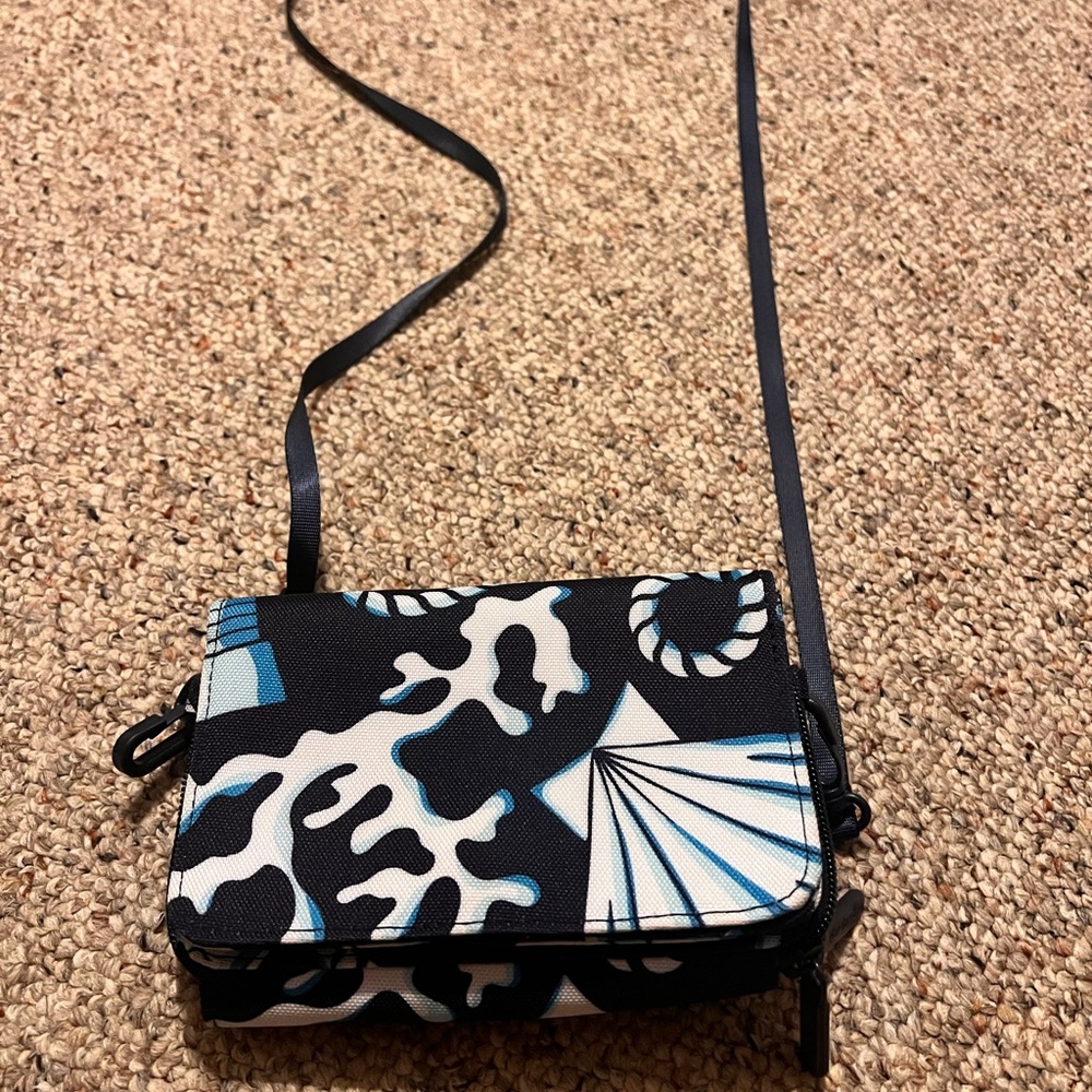 Vera Bradley cross body clutch